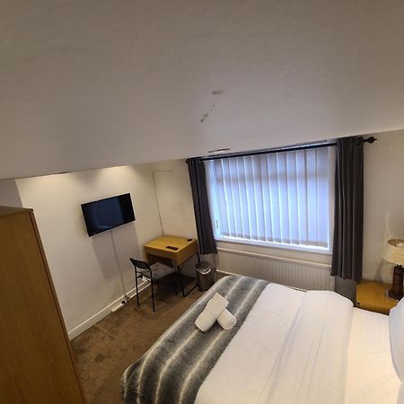 Grand Near Etihad Stadium Coop Live Droylsden Екстериор снимка