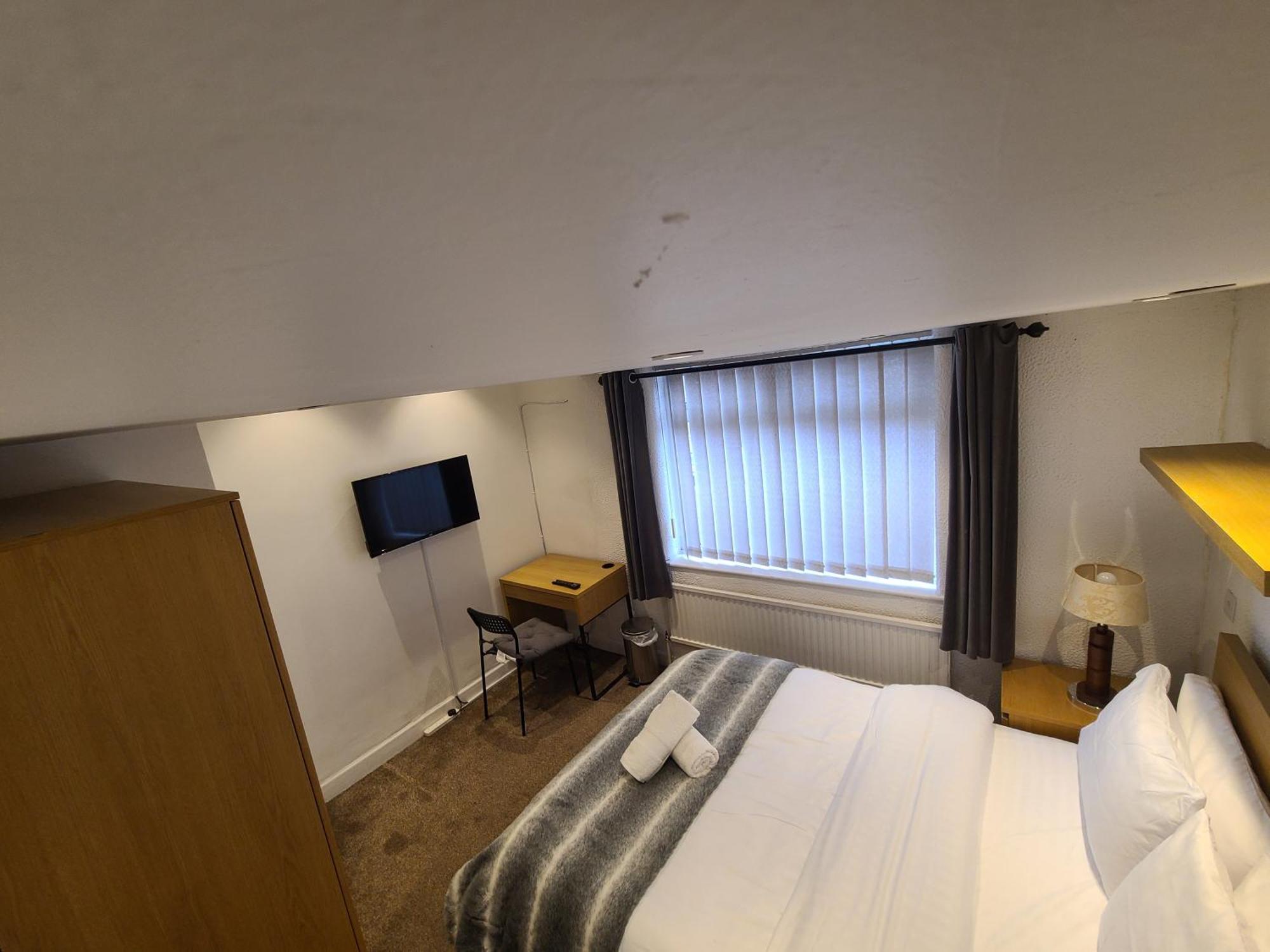 Grand Near Etihad Stadium Coop Live Droylsden Екстериор снимка