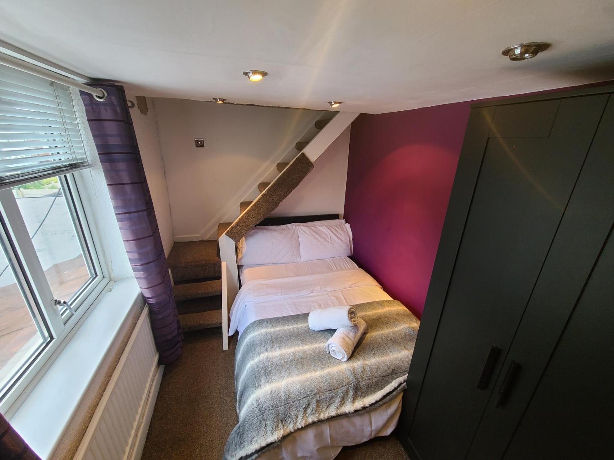 Grand Near Etihad Stadium Coop Live Droylsden Екстериор снимка